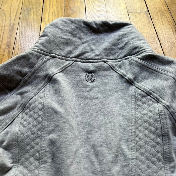 Lululemon Size 10 Gray Heathered Silver Spoon It's Happening Athletic Jacket - Picture 11 of 15